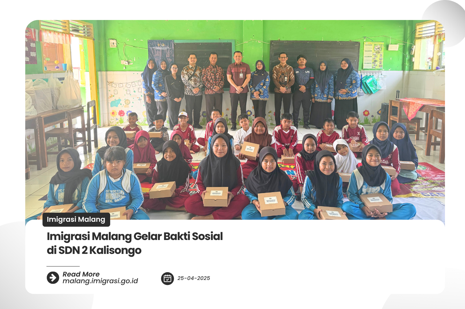 Imigrasi Malang Gelar Bakti Sosial di SDN 2 Kalisongo