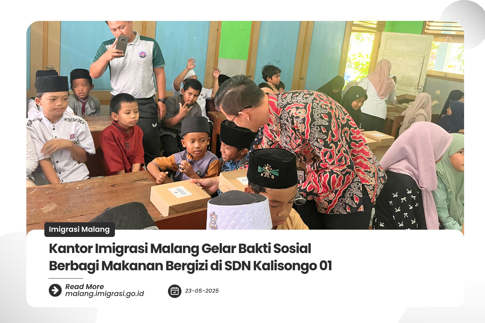 Kantor Imigrasi Malang Gelar Bakti Sosial Berbagi Makanan Bergizi di SDN Kalisongo 01
